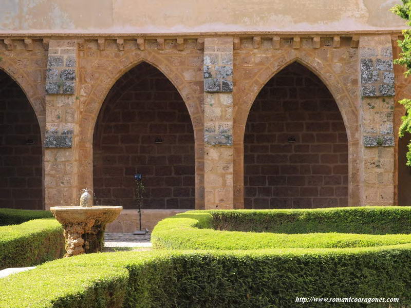 DETALLE DEL CLAUSTRO